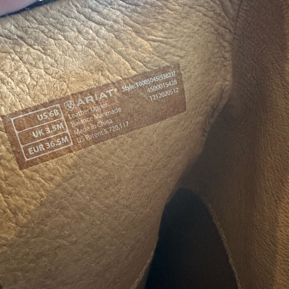 Arita boots like new - Picture 2 of 3